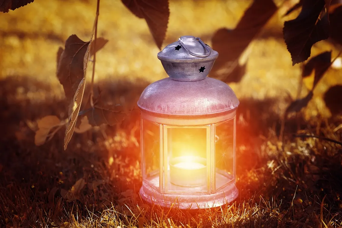 Evening Relaxation: How to Light Your Garden Bench Area Without Electricity